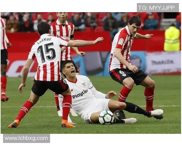 比利亚斯主场迎战巴伦西亚双方争夺关键三分的激烈对决