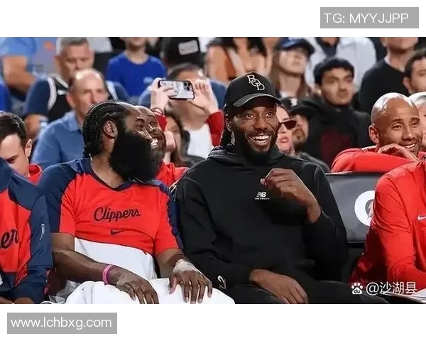 火箭队与爵士队激战正酣10月25日精彩对决引人瞩目