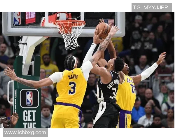 湖人对决雄鹿第二场精彩回顾与赛后分析全景展现