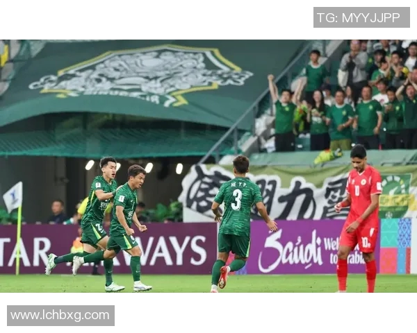 中国香港足球队迎战北京国安全力争胜展现实力与激情的较量