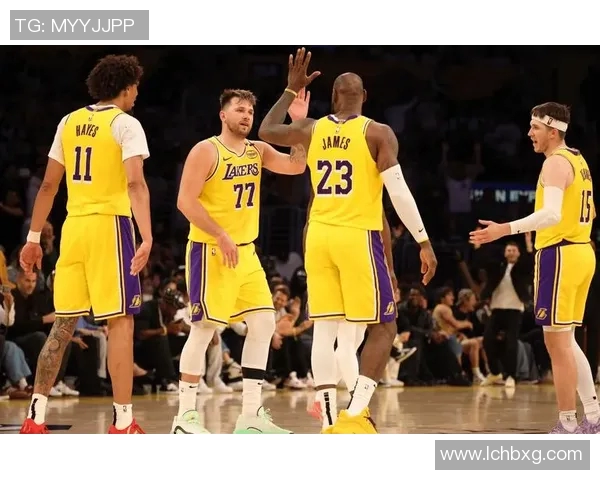 湖人对决爵士精彩回顾4月14日比赛亮点与分析 湖人对决爵士精彩回顾4月14日比赛亮点与分析