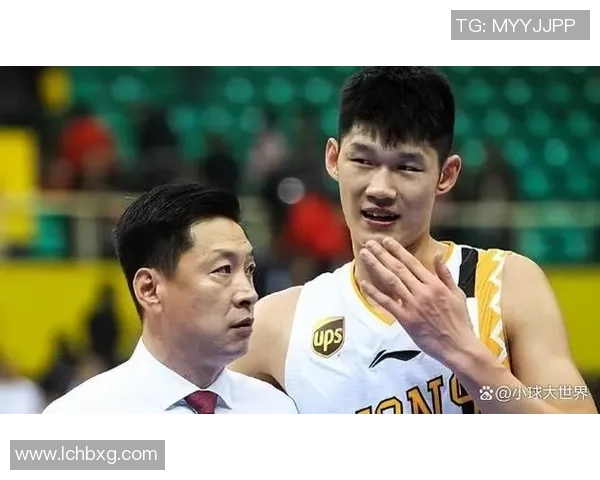 胡金秋：从青涩新秀到篮球明星的成长之路与未来展望