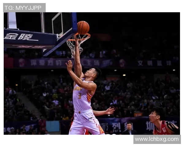 贺希宁：在篮球场上书写青春传奇与拼搏精神的新时代运动员