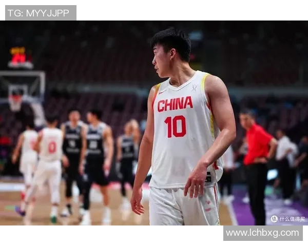 篮球拼接明星：聚焦那些在赛场上闪耀的拼搏精神与团队合作的传奇球员